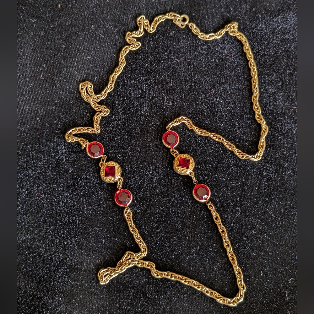 Vintage Necklace with Gold Tone and Red Stones